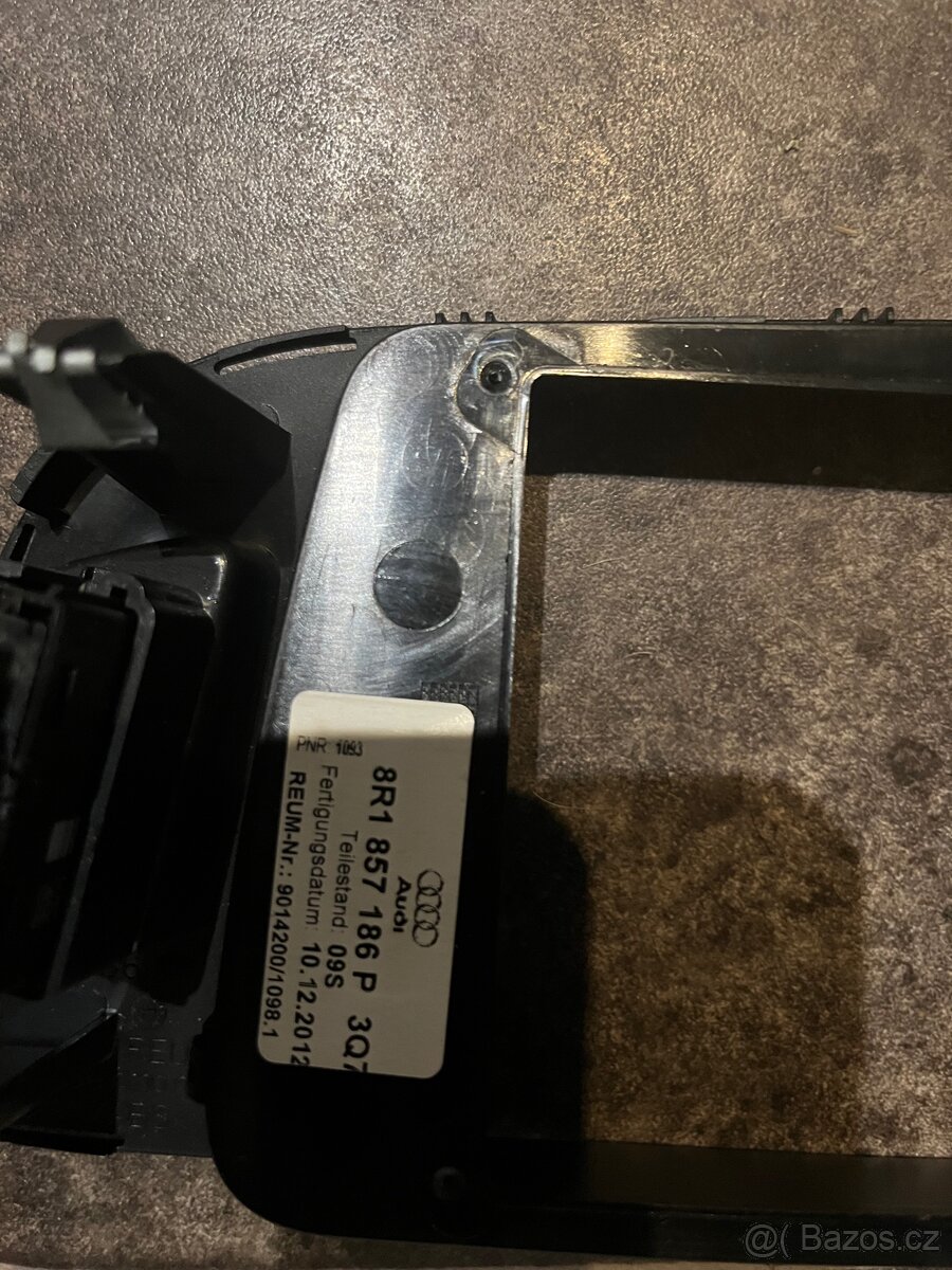 Audi q5 8r kryt navigace - 2