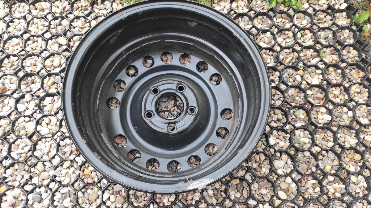 Opel disk skoro nový - 2