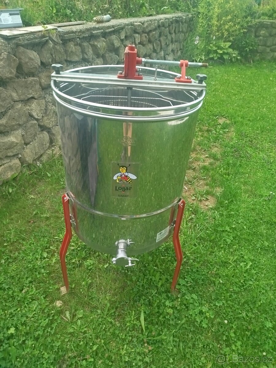Prodám medomet 4- rámkový manualni - 2