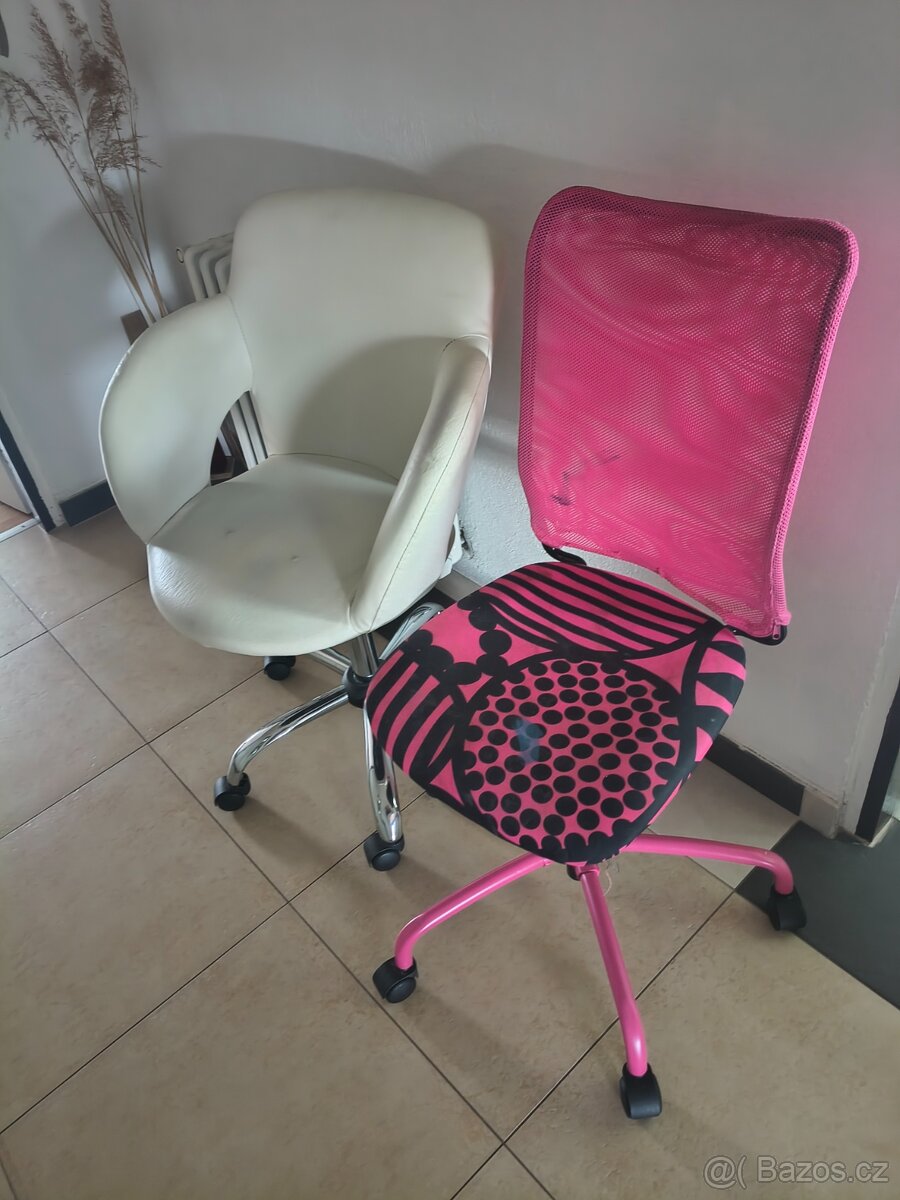 Psací stůl, police, židle - 2
