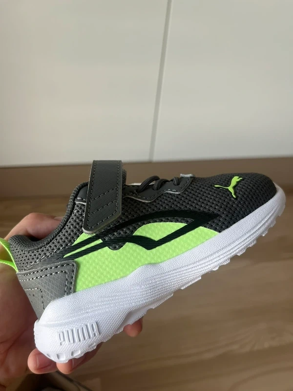Nove detske boty Puma vel.21 - 2