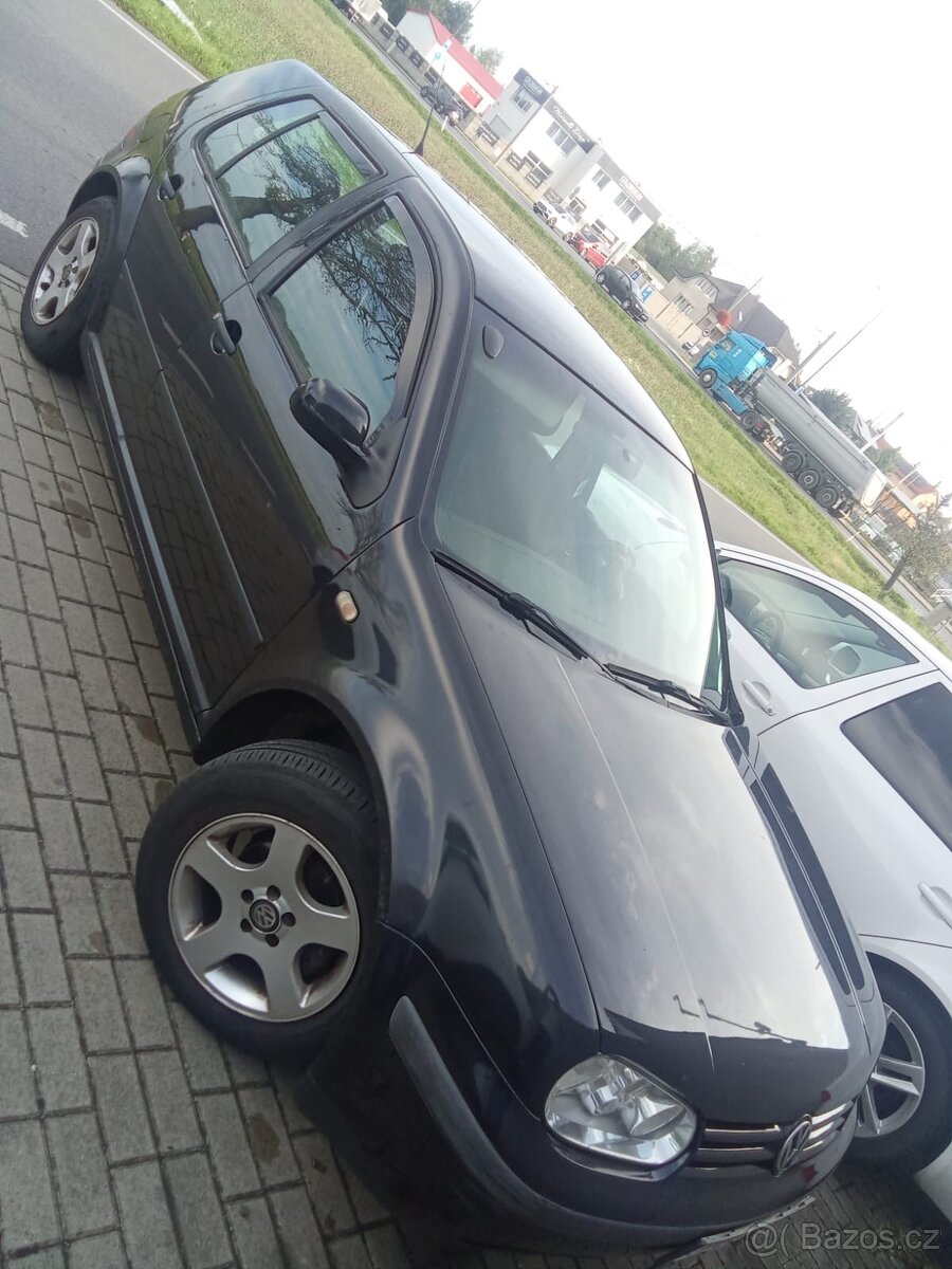 Golfík 1.6 benzin - 2