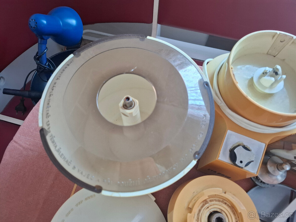 Prodám retro kuchyńský robot Eta - 2