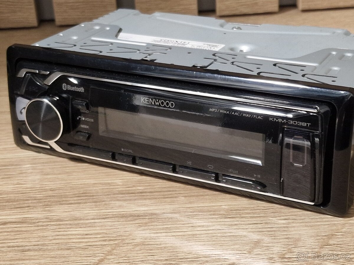 Kenwood KMM-303BT - 2