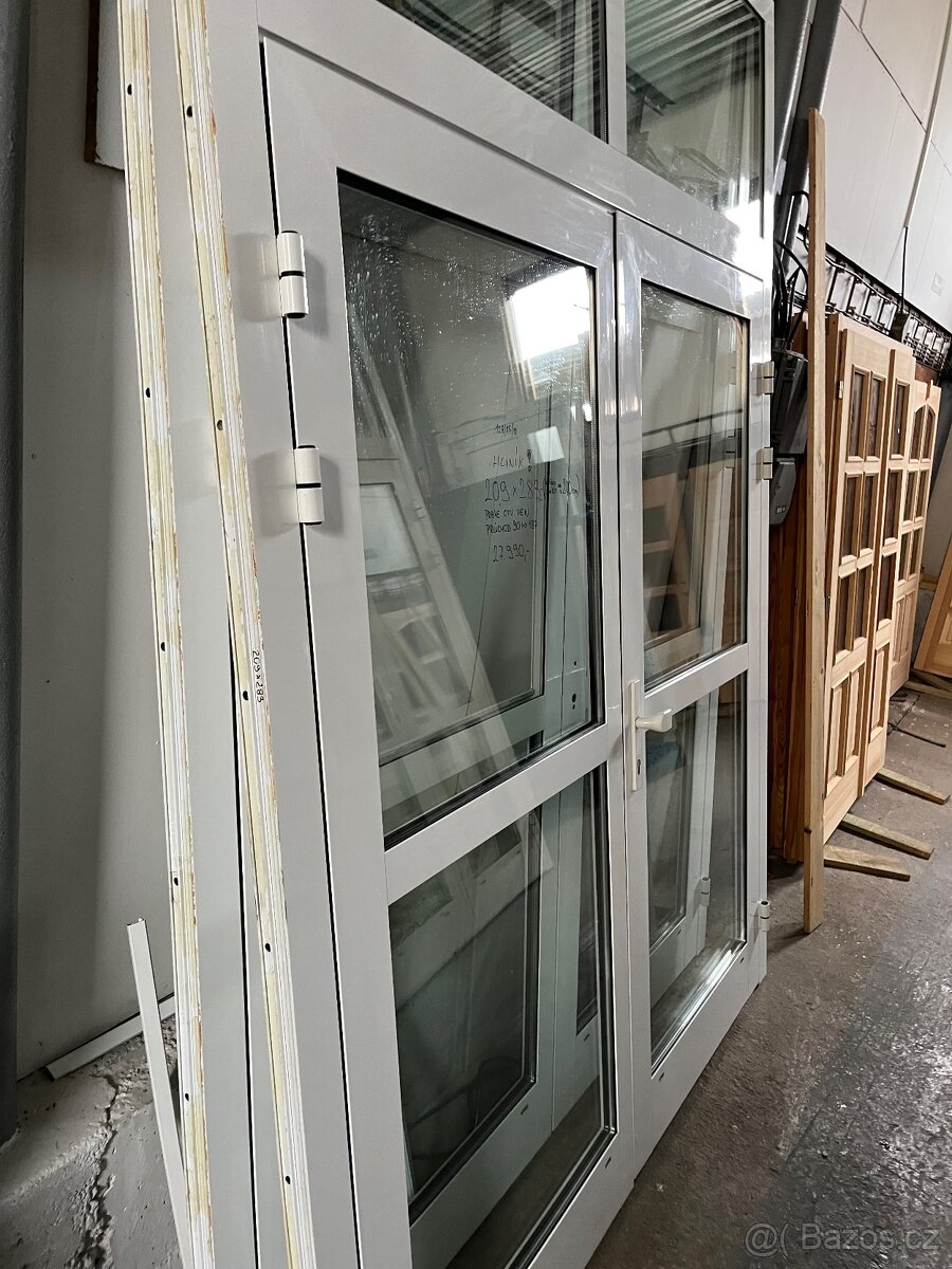 DVOJE OBROVSKÉ DVOUKŘÍDLÉ HLINÍKOVÉ DVEŘE209x283-PLZEŇ - 2