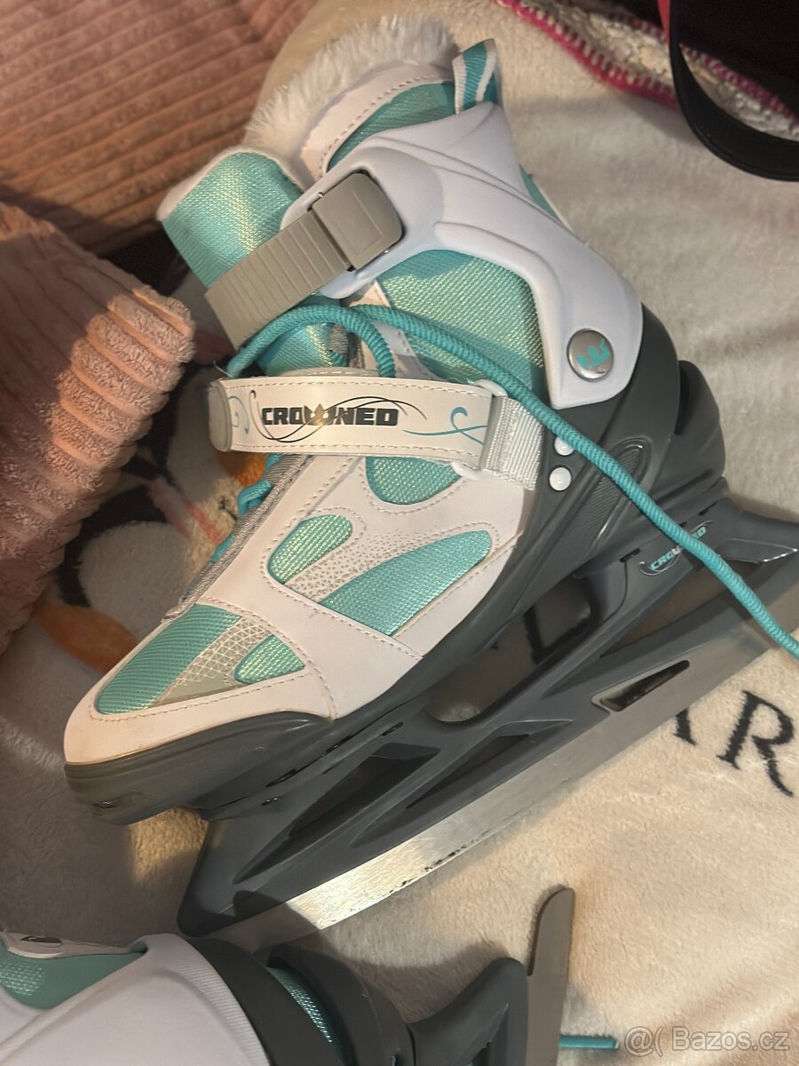 Holčičí lední brusle vel. 37 nové - 2