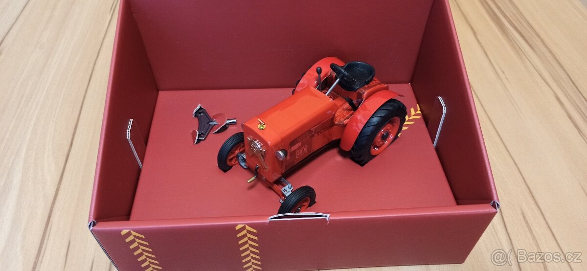 Traktor Kovap limitovaná edice. Červený + žlutý. - 2
