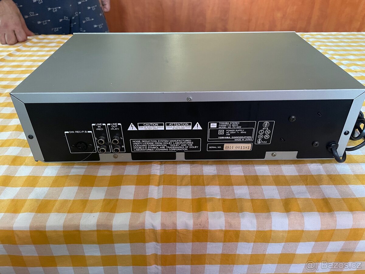 Kazetový deck Toshiba - 2