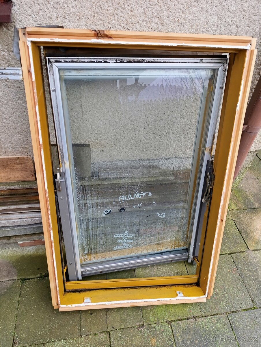 Střešní okno Velux 78x118 - 2