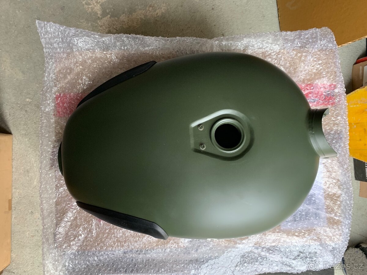 Royal Enfield 500-nádrž - 2