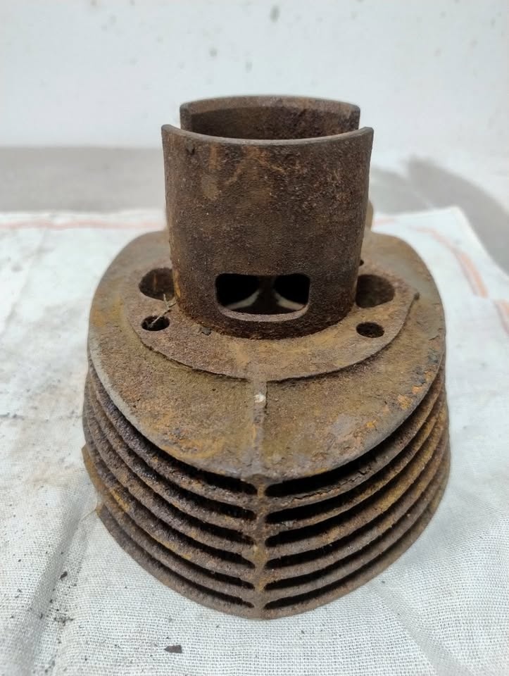 VÁLEC MOTORU ČZ 125/150 Č.1 - 2