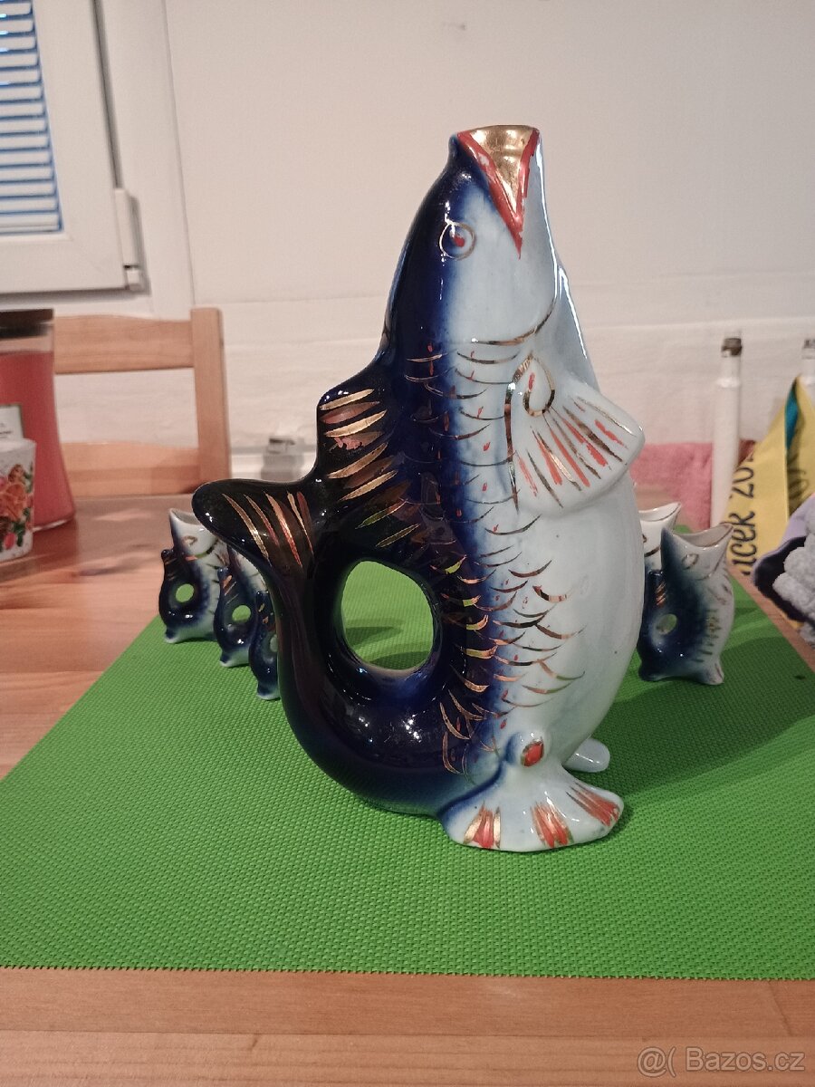 Porcelánová karafa s panáky ve tvaru ryby - 2