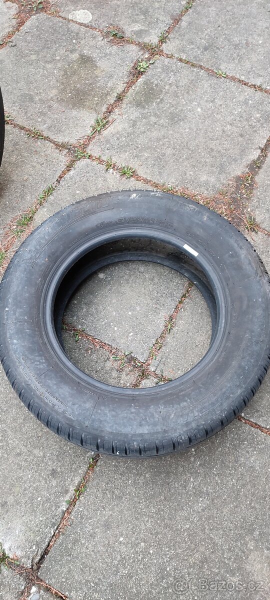 Letní pneu 205/65/15 - 2