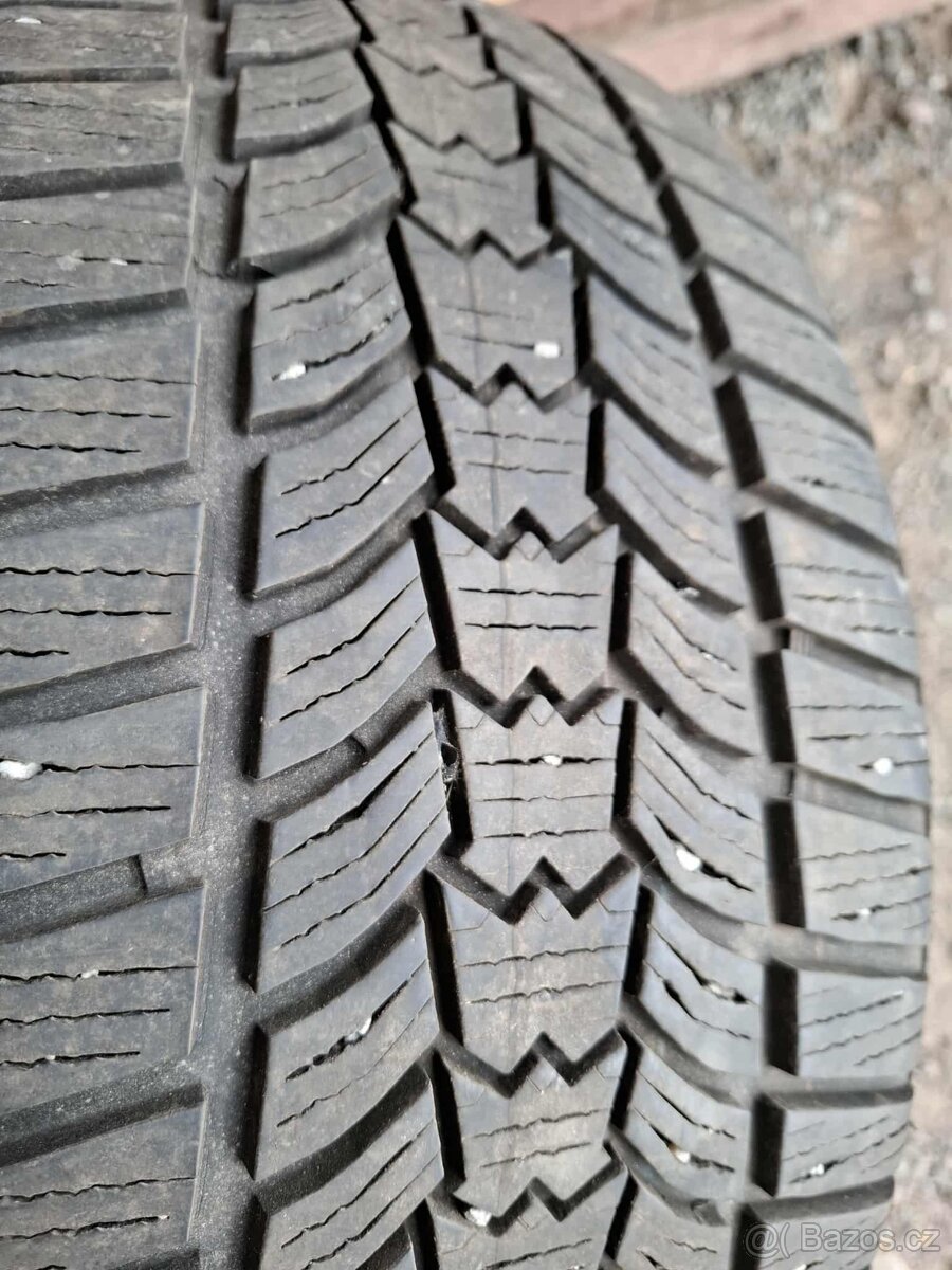Zimní pneumatiky 225/40 R18 - 2