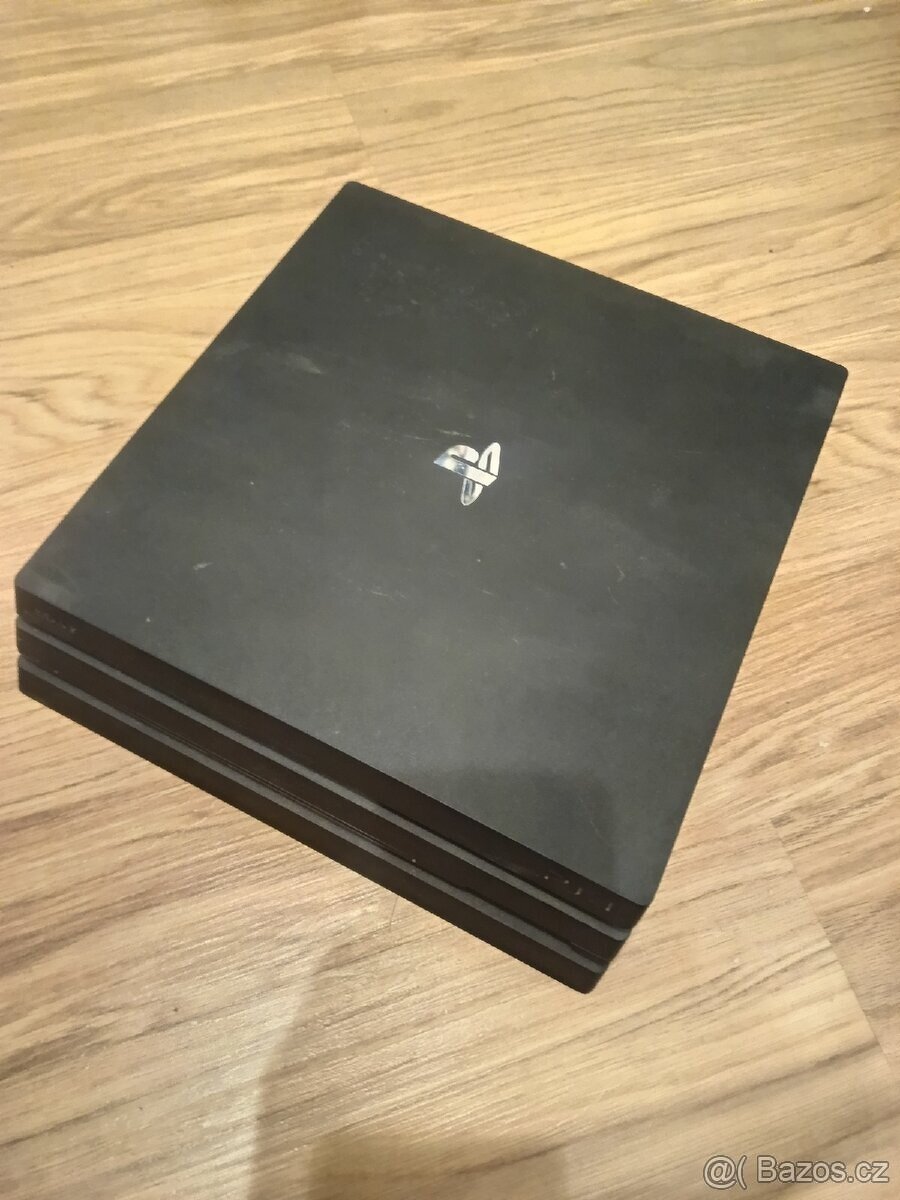 PlayStation 4 Pro 1000GB s ovladačem - 2