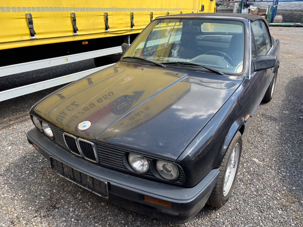 BMW E30 318i cabrio - 2