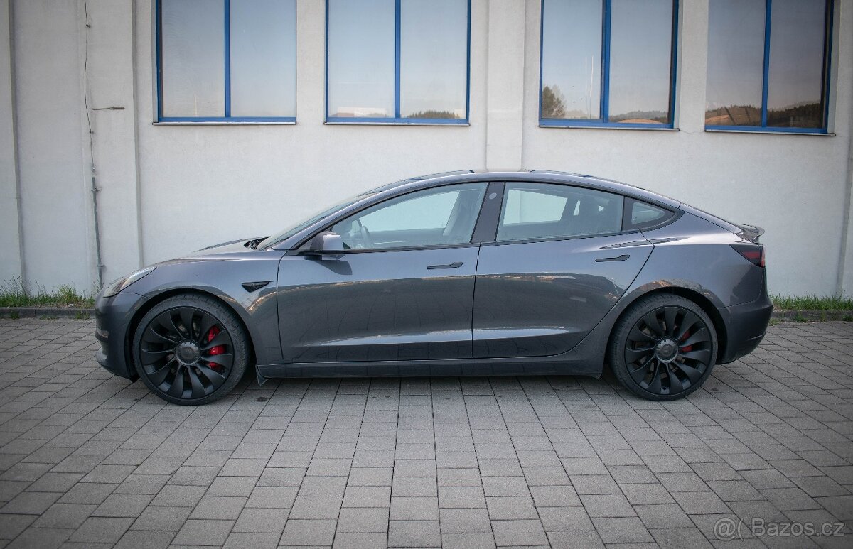 Tesla Model 3 Performance - 2