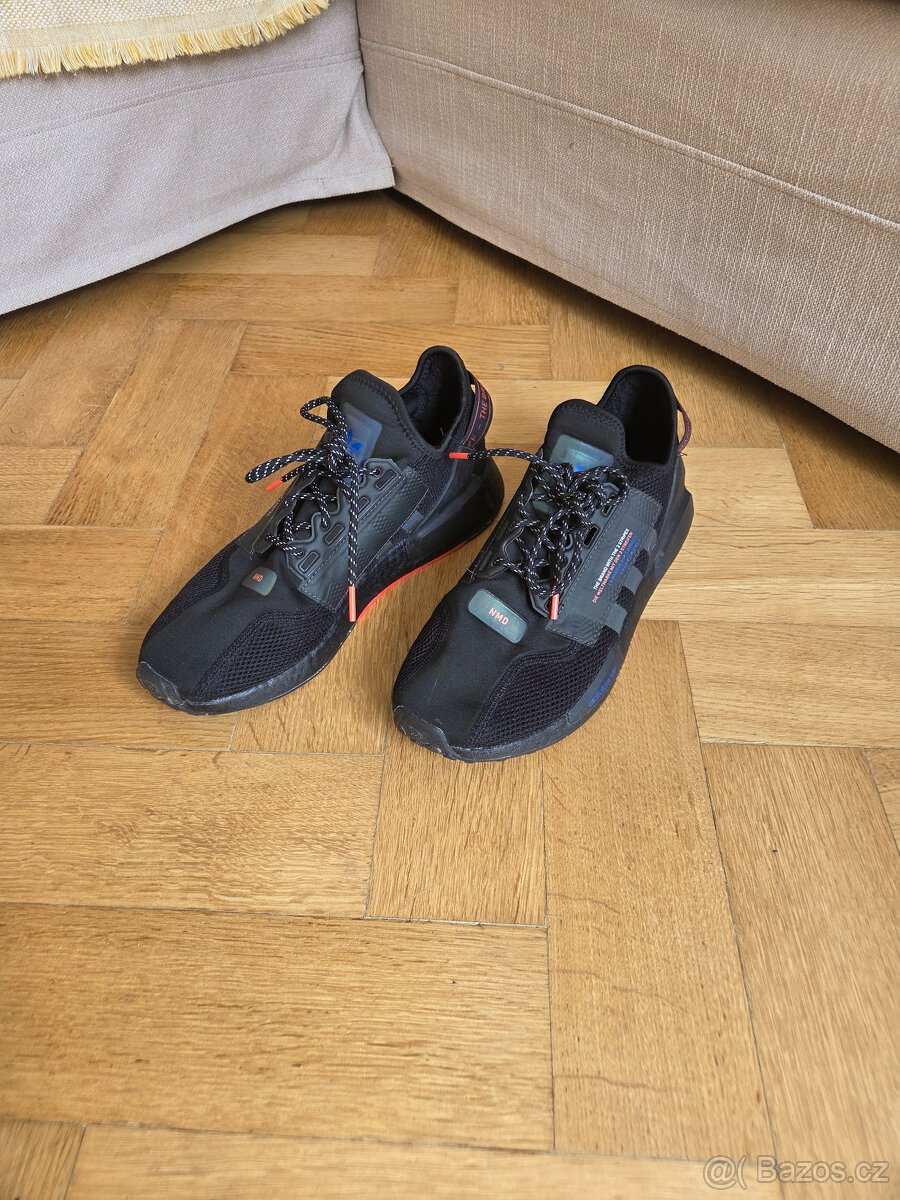 Adidas NMD R1 V2 - 2