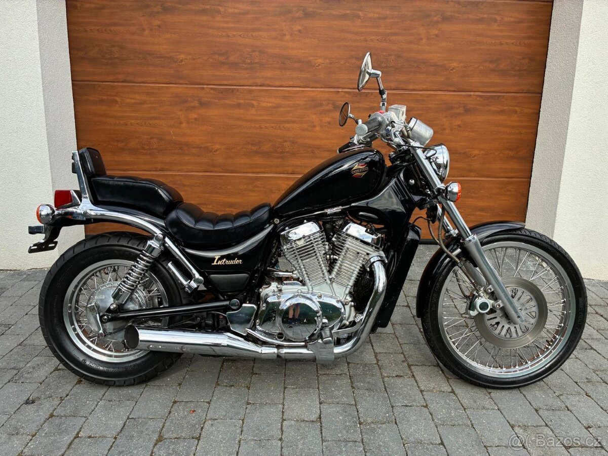 Suzuki Intruder VS 750 - 2