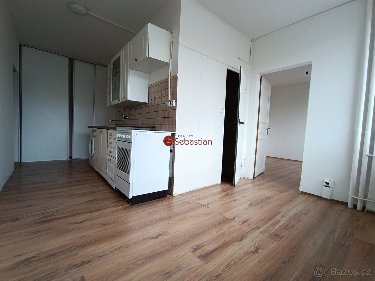 Pronájem bytu 3+1 v ulici U Věžových domů, bl. 375 - 2