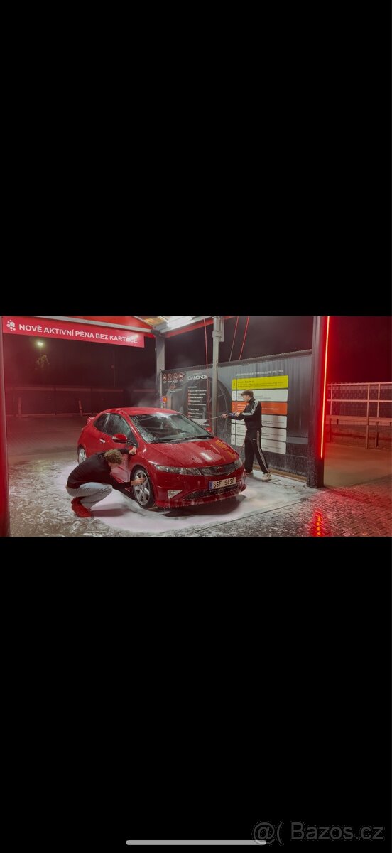 Honda Civic TypeR FN2 2.0 i-VTEC 148kW RED - 2