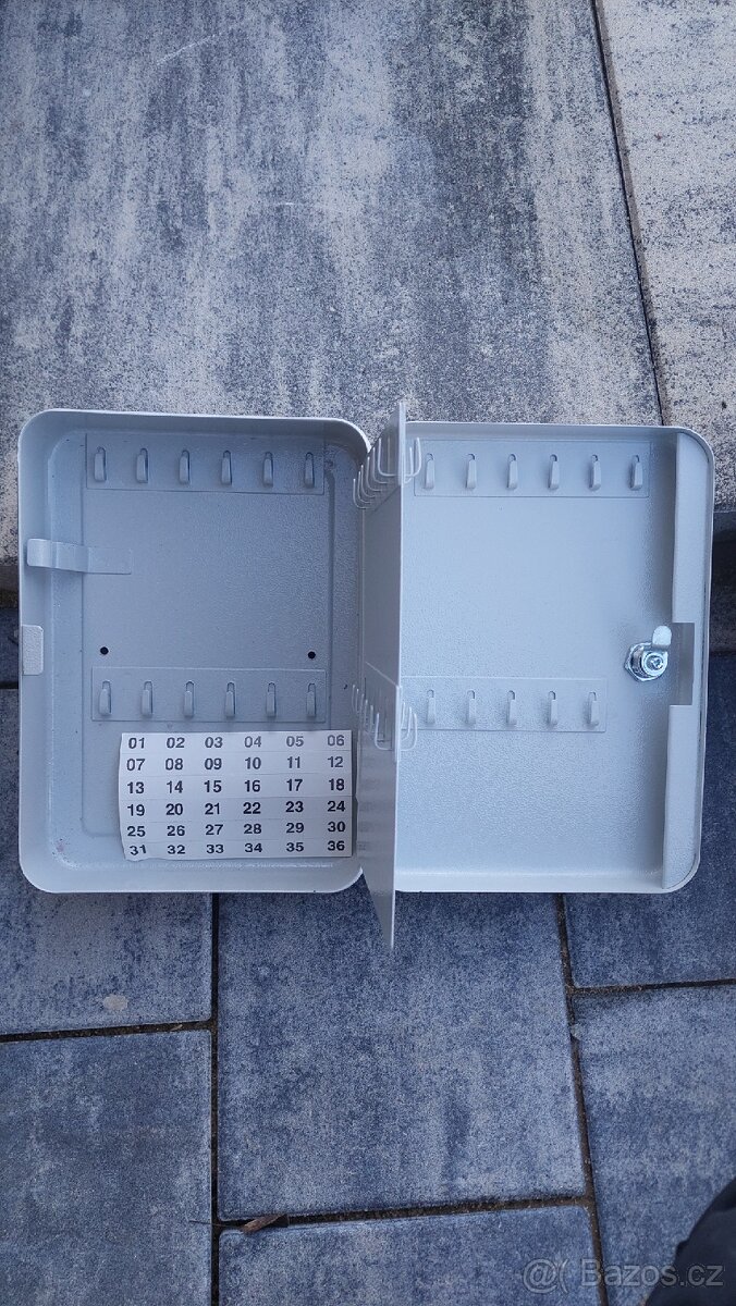Skříňka na 36 klíčů - 2