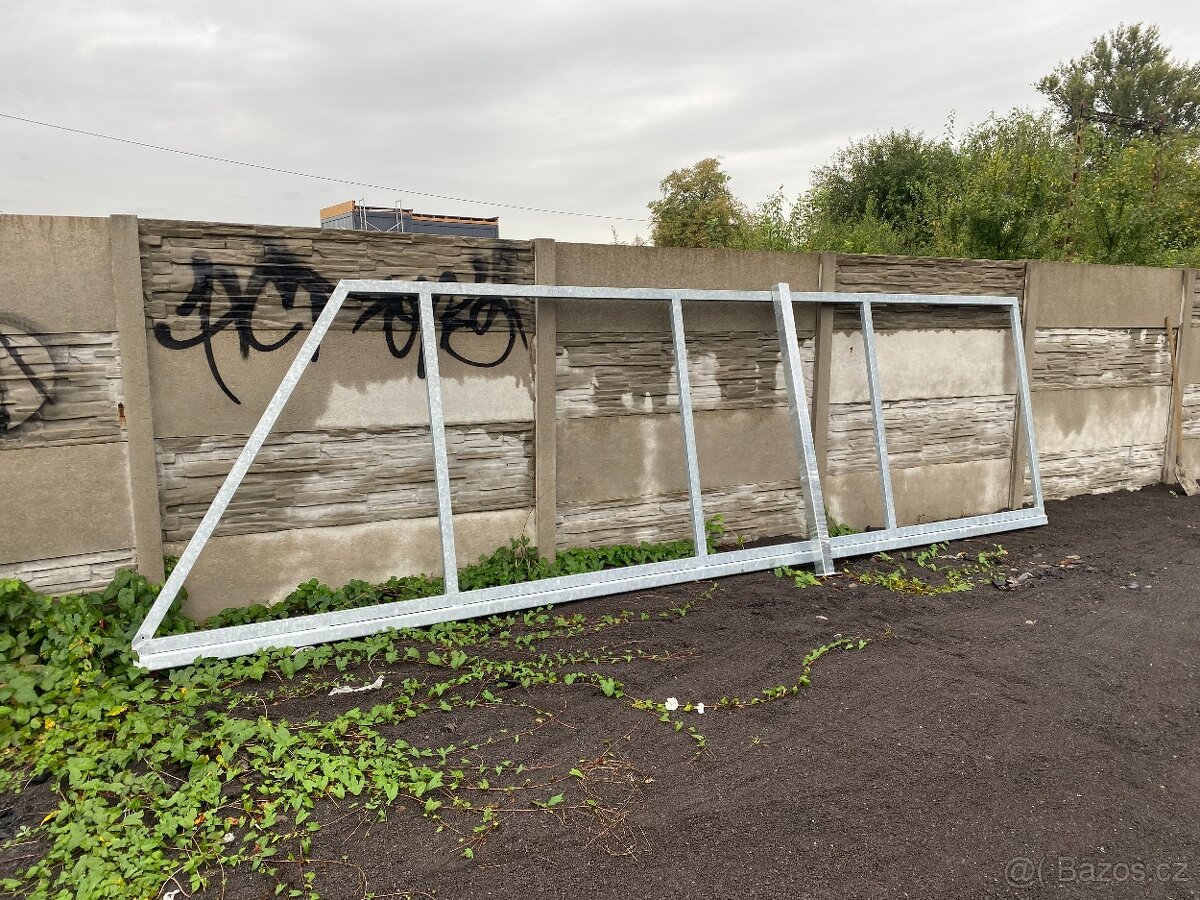 Samonosná posuvná brána v žárovém zinku - 2