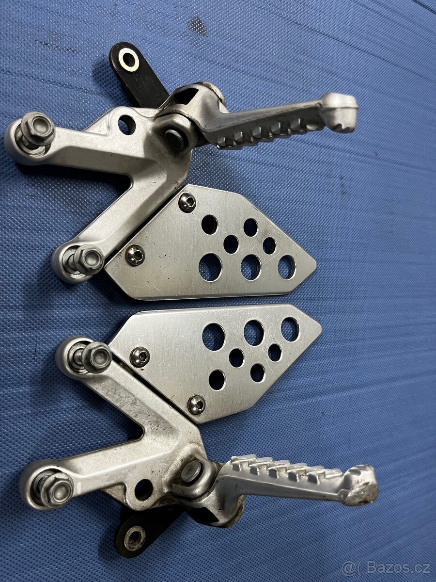 Stupačky přední Aprilia RSV1000R Factory - 2