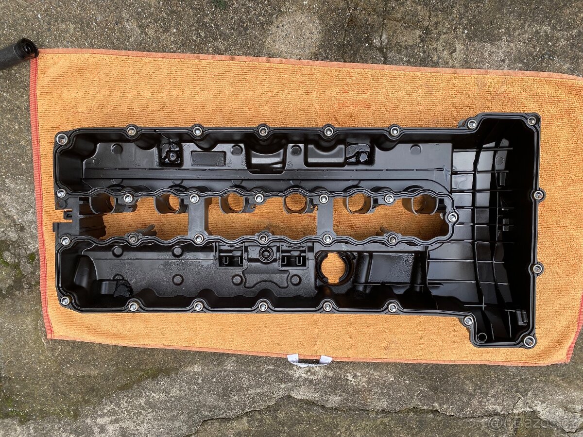 BMW n53 ventilové víko e90 e91 e92 e93 e60 e61 a jiné - 2