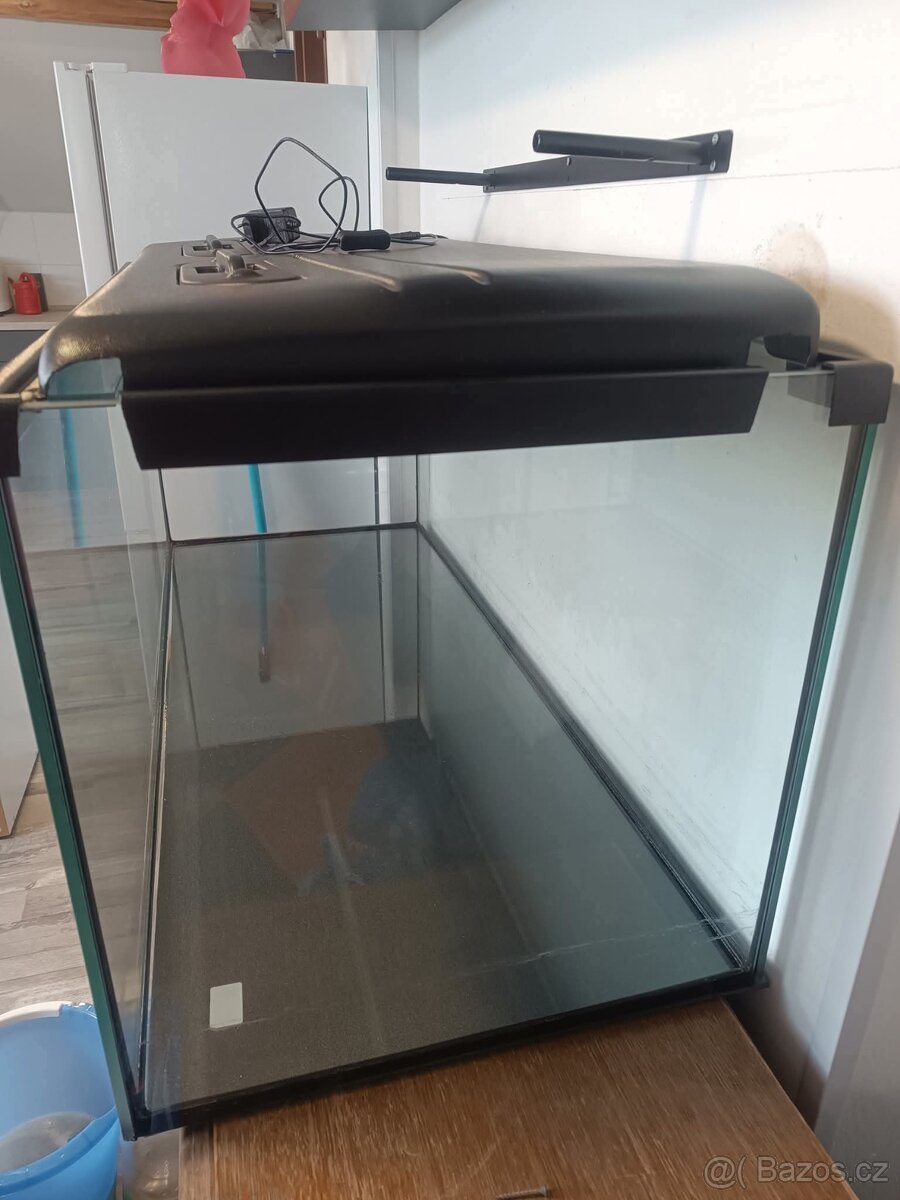 Akvárium 300L + veškeré vybavení - 2