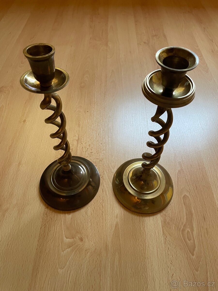 Kovový svícen 2 ks, rozebíratelný, výška 25 cm. - 2