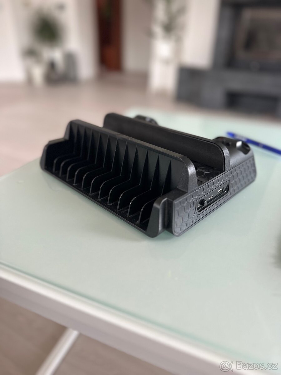 Dokovací stanice na PS4 - 2