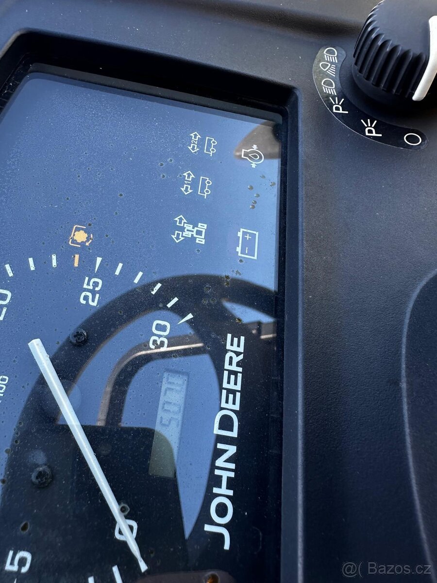 Malotraktor JOHN DEERE 3036E - 2
