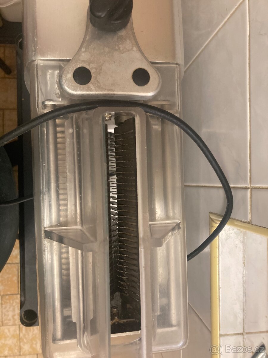 Elektrická řezačka masa - 2
