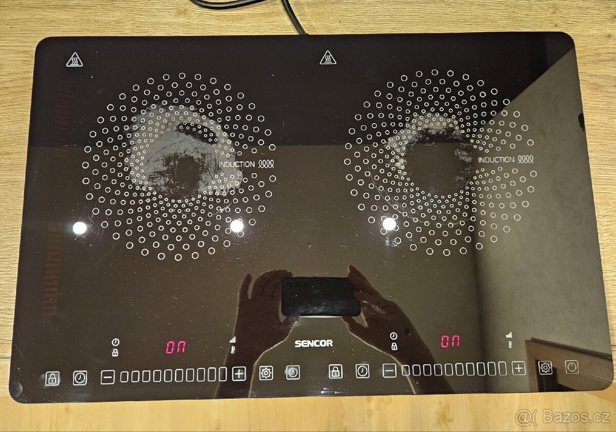 Dvouplotýnkový indukční vařič Sencor SCP4501BK - 2