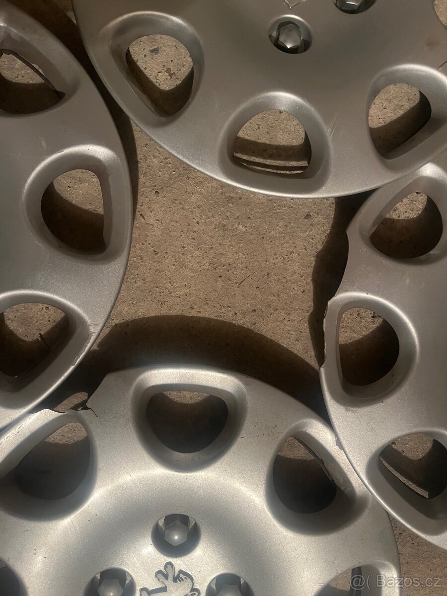 Poklice Peugeot R15 - 2