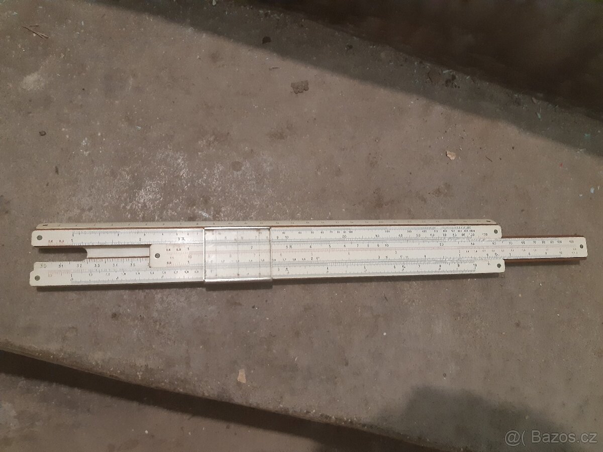 Historické logaritmické pravítko - 2