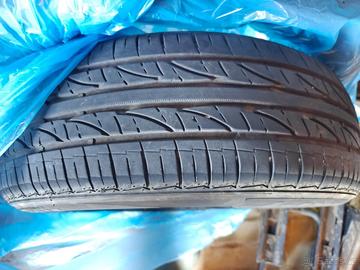 Prodám 4ks letních pneu 185/65 r15 - 2