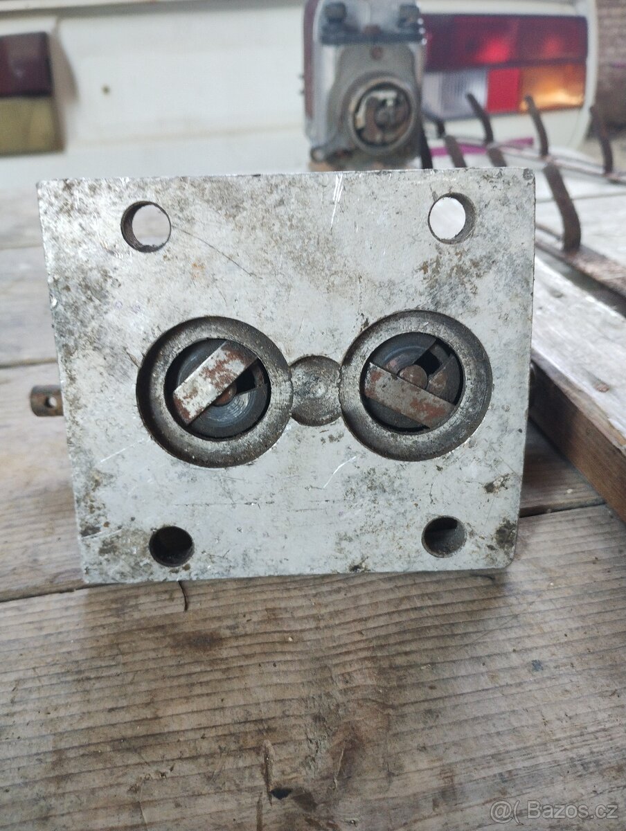 Zetor 25 čerpadlo - 2