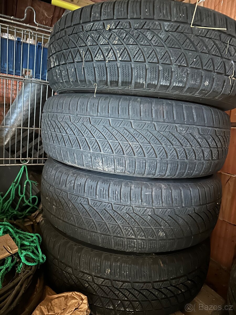 225/65R17 - 2