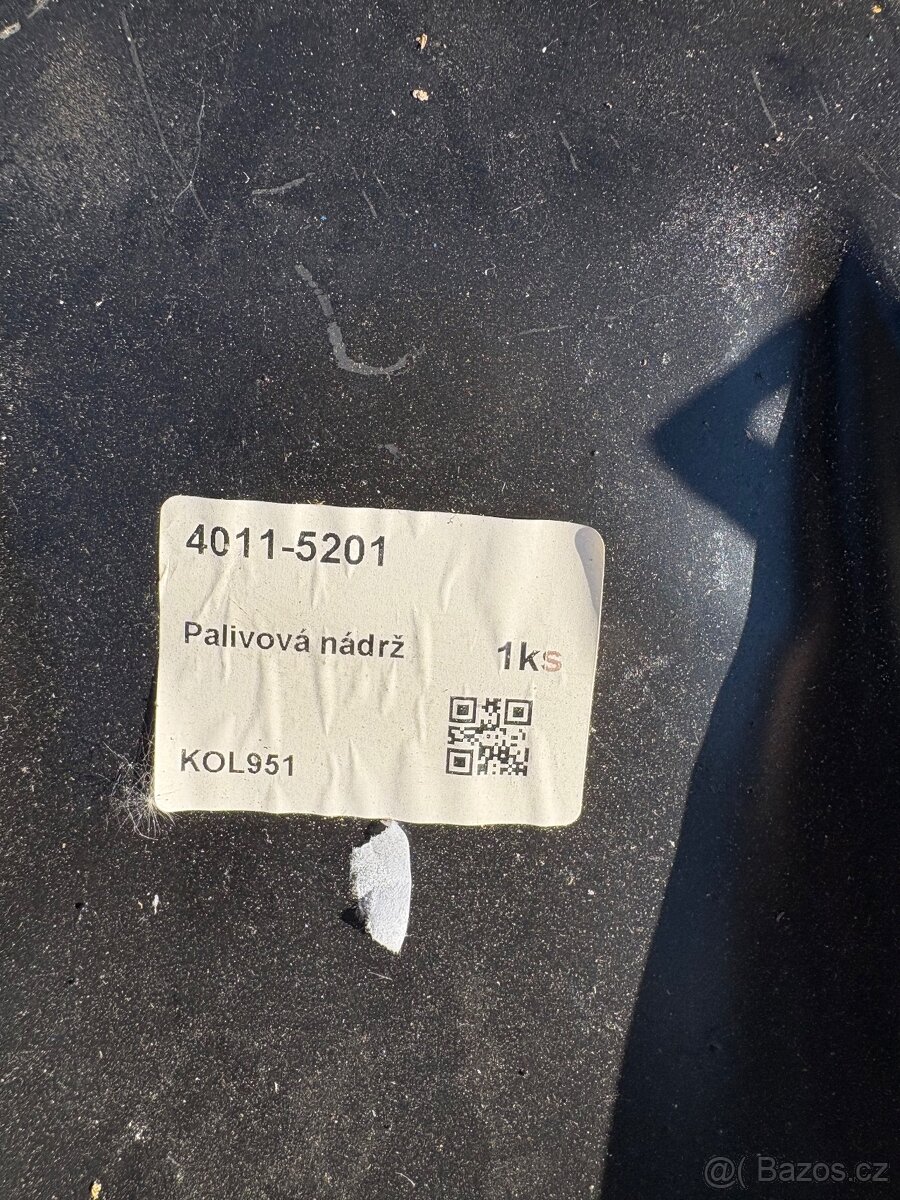 Zetor 4011 nádrž - 2