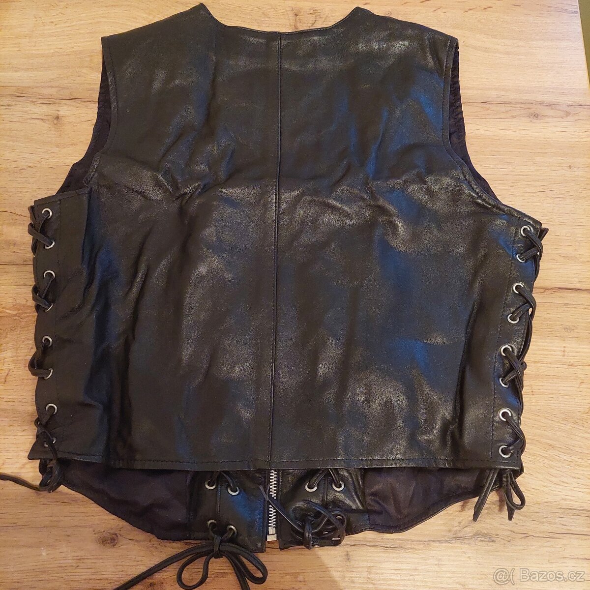 NOVÁ KOŽENÁ SOUPRAVA-VESTIČKA A SUKNĚ-S VÁZANKOU - 2