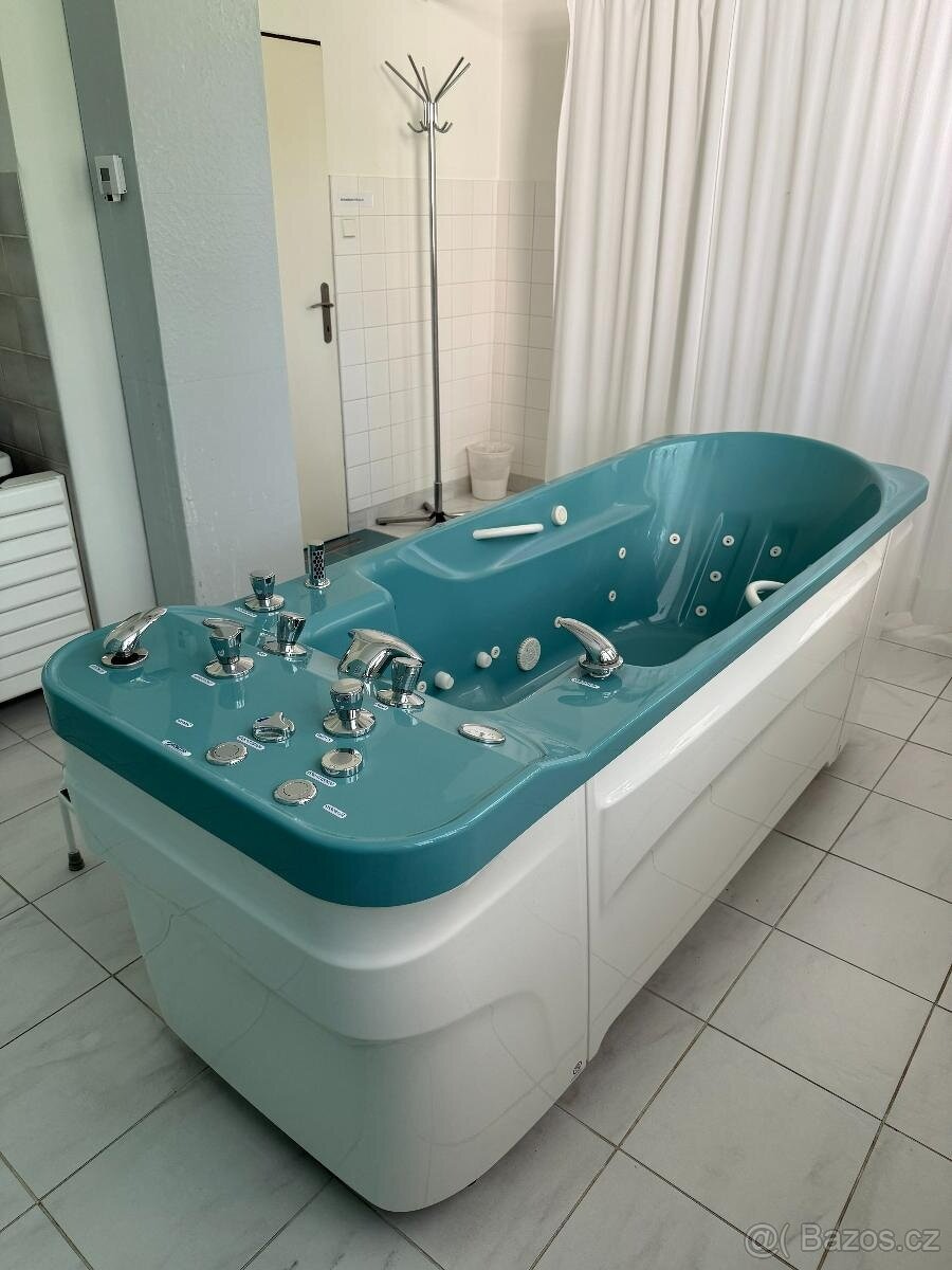 Vířivá vana Madisson Aquadelicia Mini III - 2