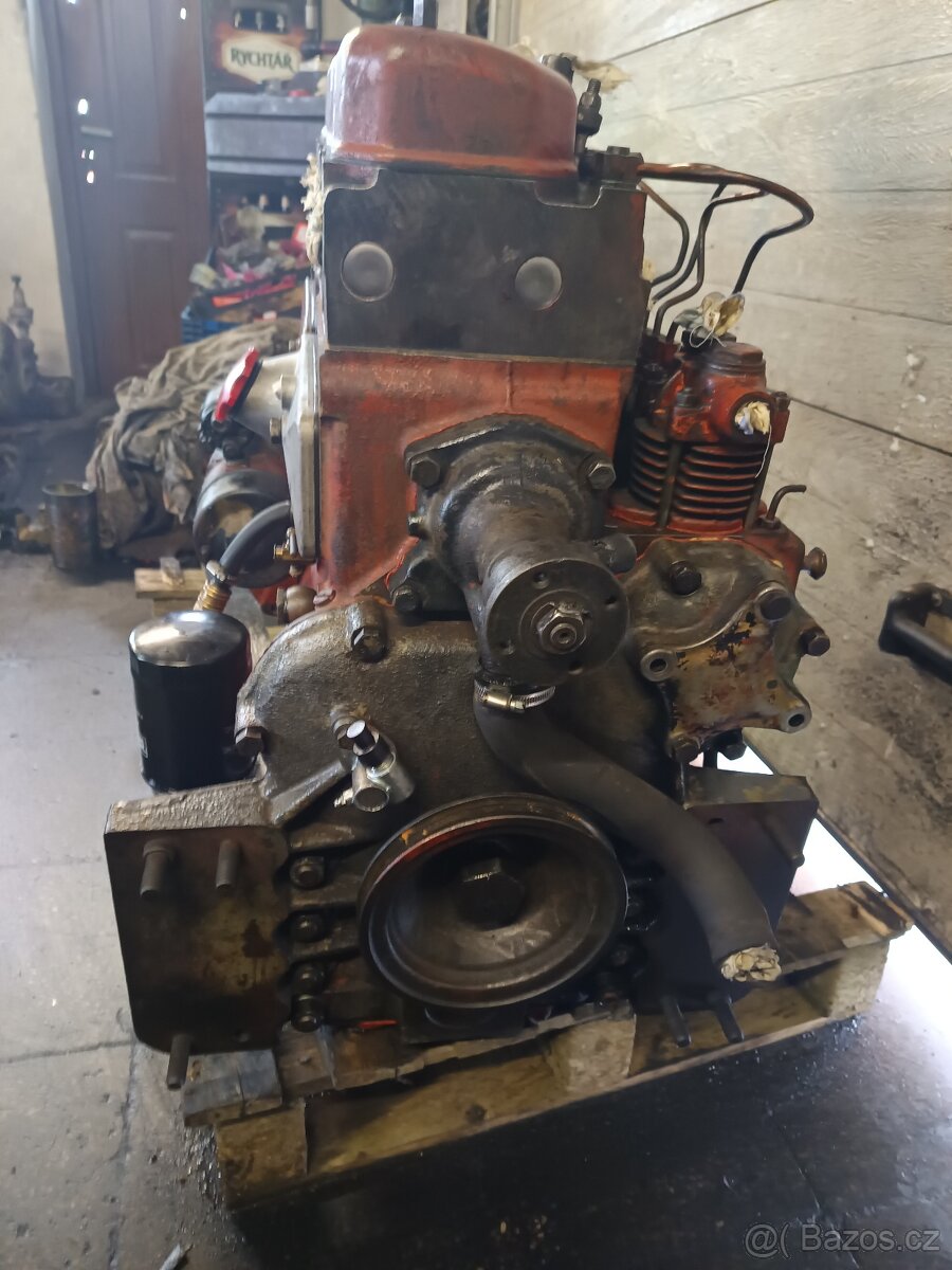Prodám motor Zetor URI 6701 po Go - 2