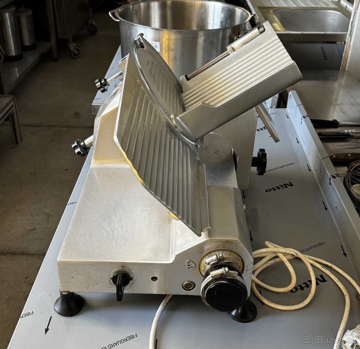 Nářezový stroj 250mm - 2