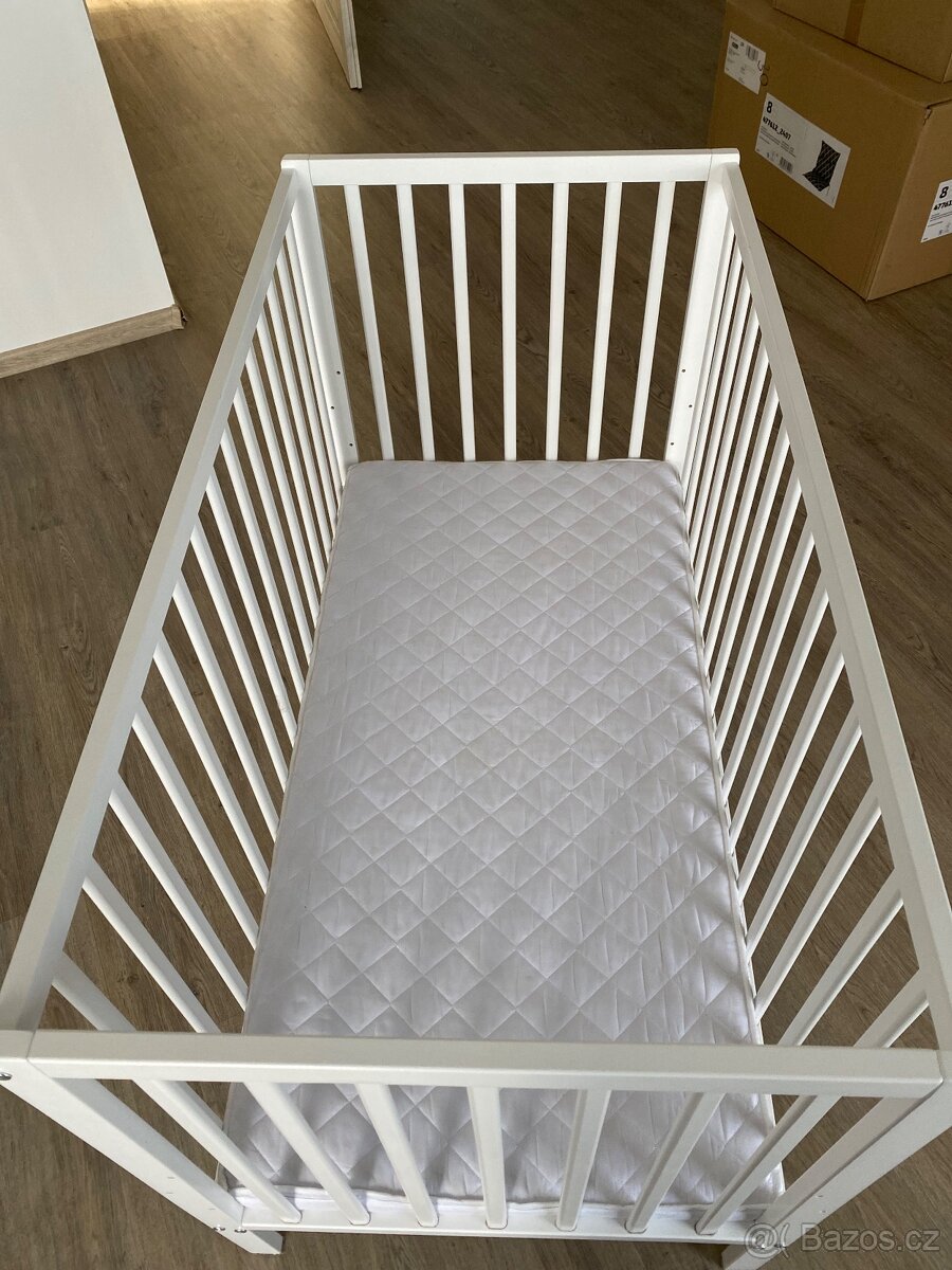 Dětská postýlka s matrací - 2