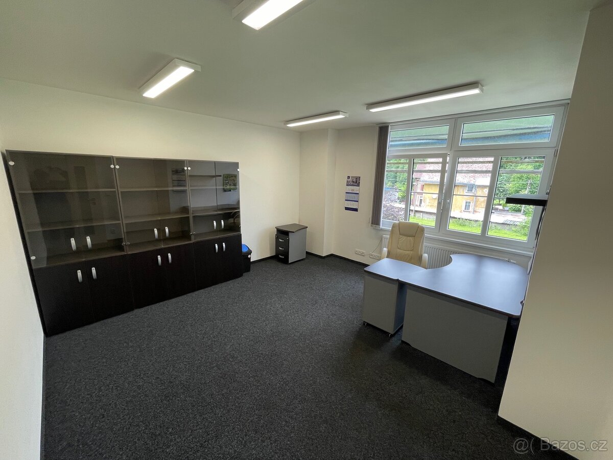 Kancelář ředitele+kanc.zástupce,zasedačka,sekretariát nové - 2