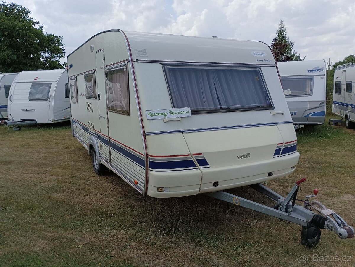 WILK pro 4. Mover. Pevné postele. R 2002. Stan.100km/h - 2
