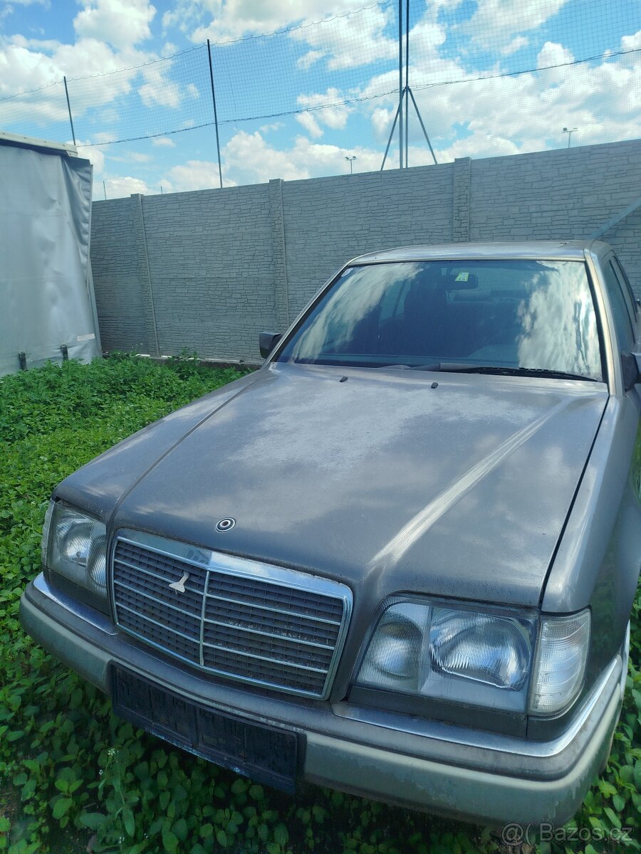 Mercedes w 124 250D - 2