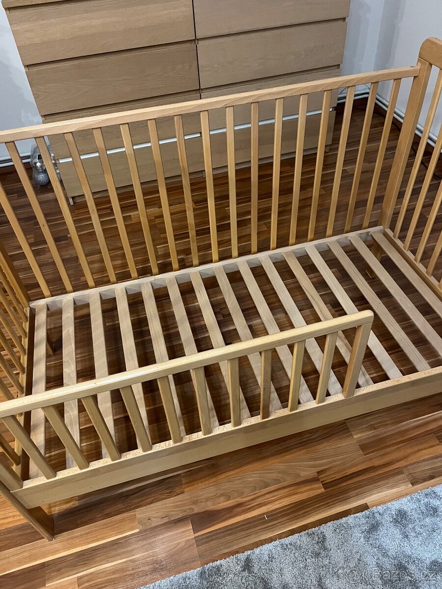 Dětská dřevěna postýlka - 2